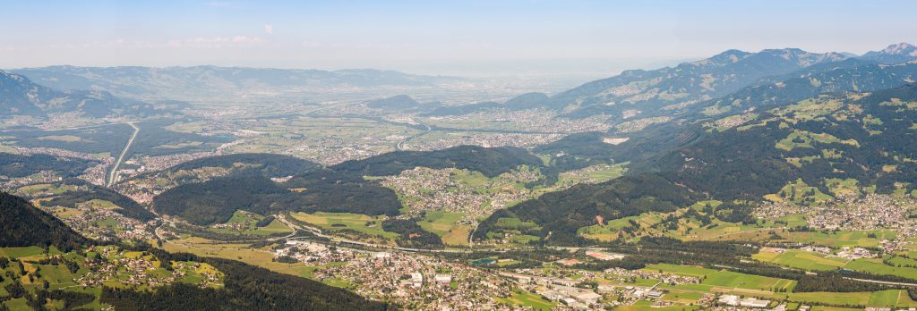 Vortrag Vorarlberg Frastanz Macht der Farbe lasst uns wieder grün und gelb denken Keynotespeaker Karsten Homann Neujahrsempfang