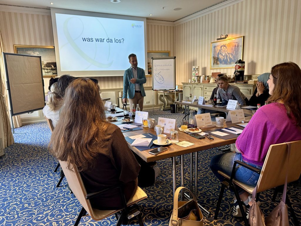 Persönlichkeit SeminarAusbildung Farbpsychologischer Berater (h+b) Farbpsychologie Kundenberatung Handwerk Raumgestaltung